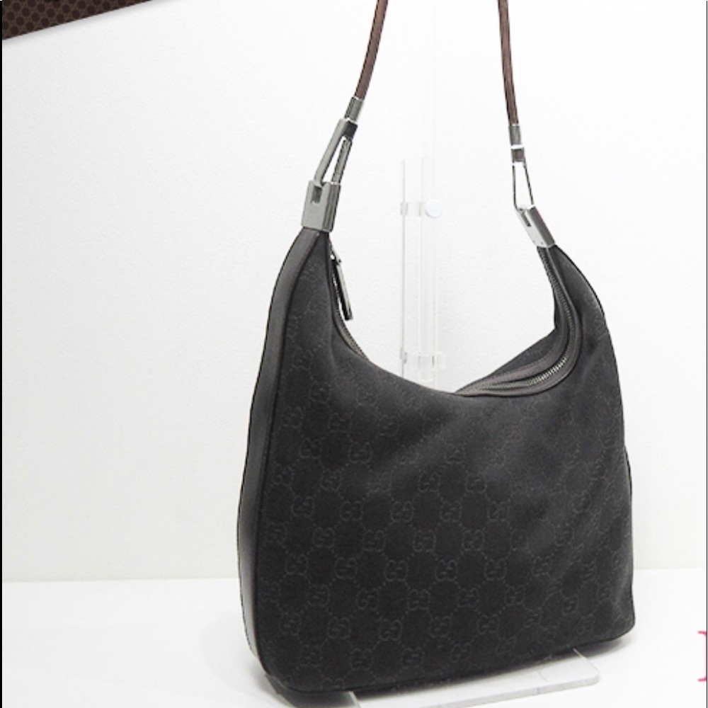 Authentic Gucci-in Mint Condition!!!!!!